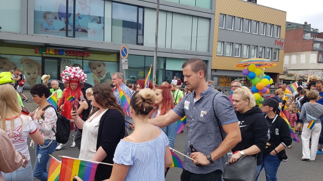 ../fotos/csd_oldenburg_2019/2019-06-15 14.04.41.jpg